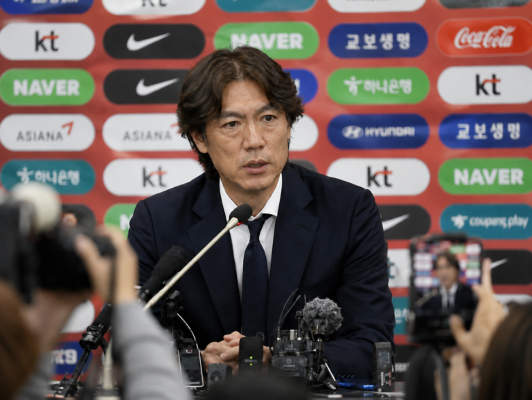 홍명보는 어디로 향하나 대한민국 축구 국가대표팀 감독 선임 논란과 미래 전망